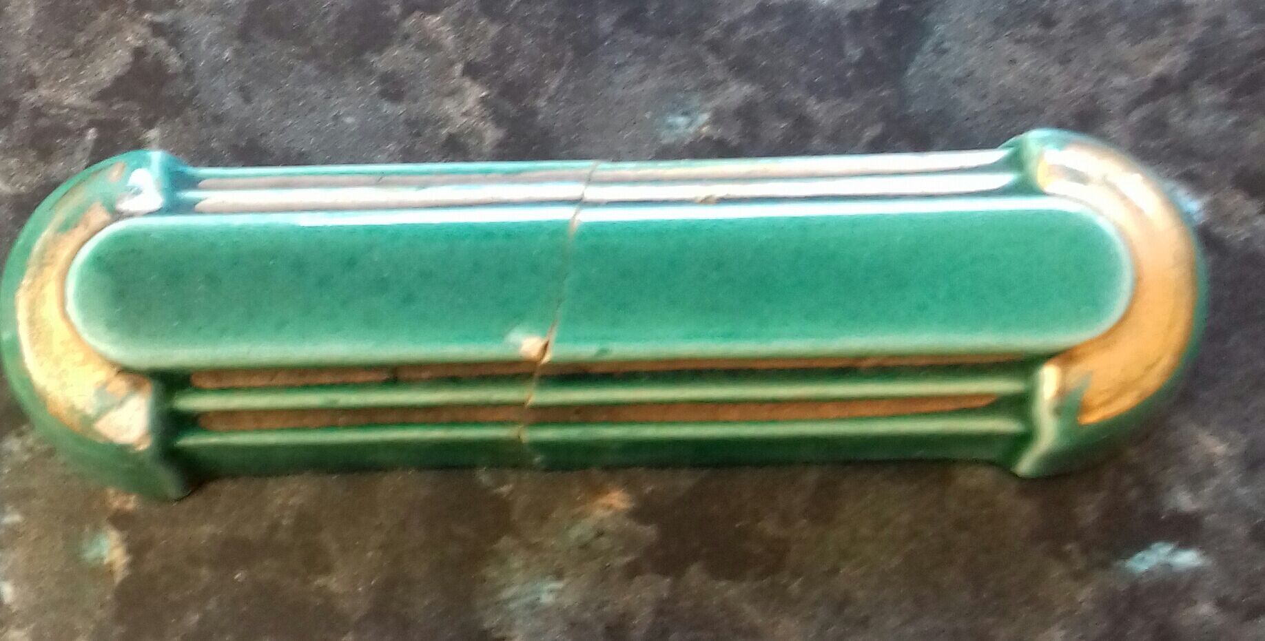 Set of sub-bottles and knife holder