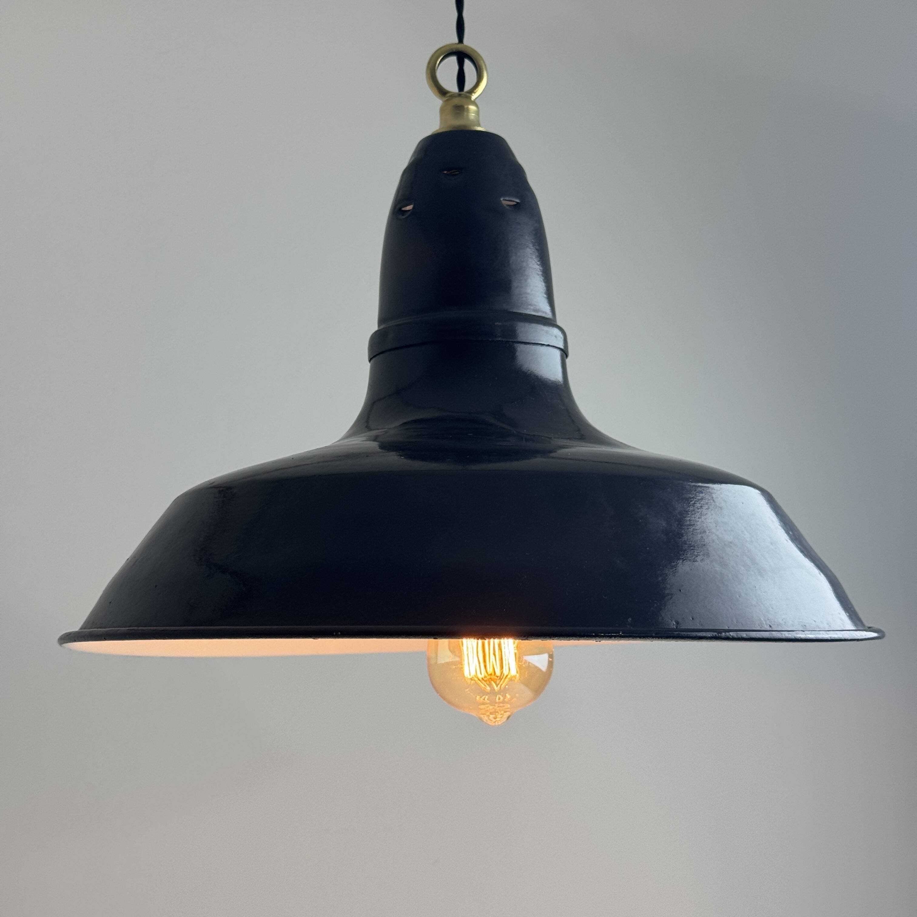 Ancienne suspension d’atelier industriel emaillee 40 cm