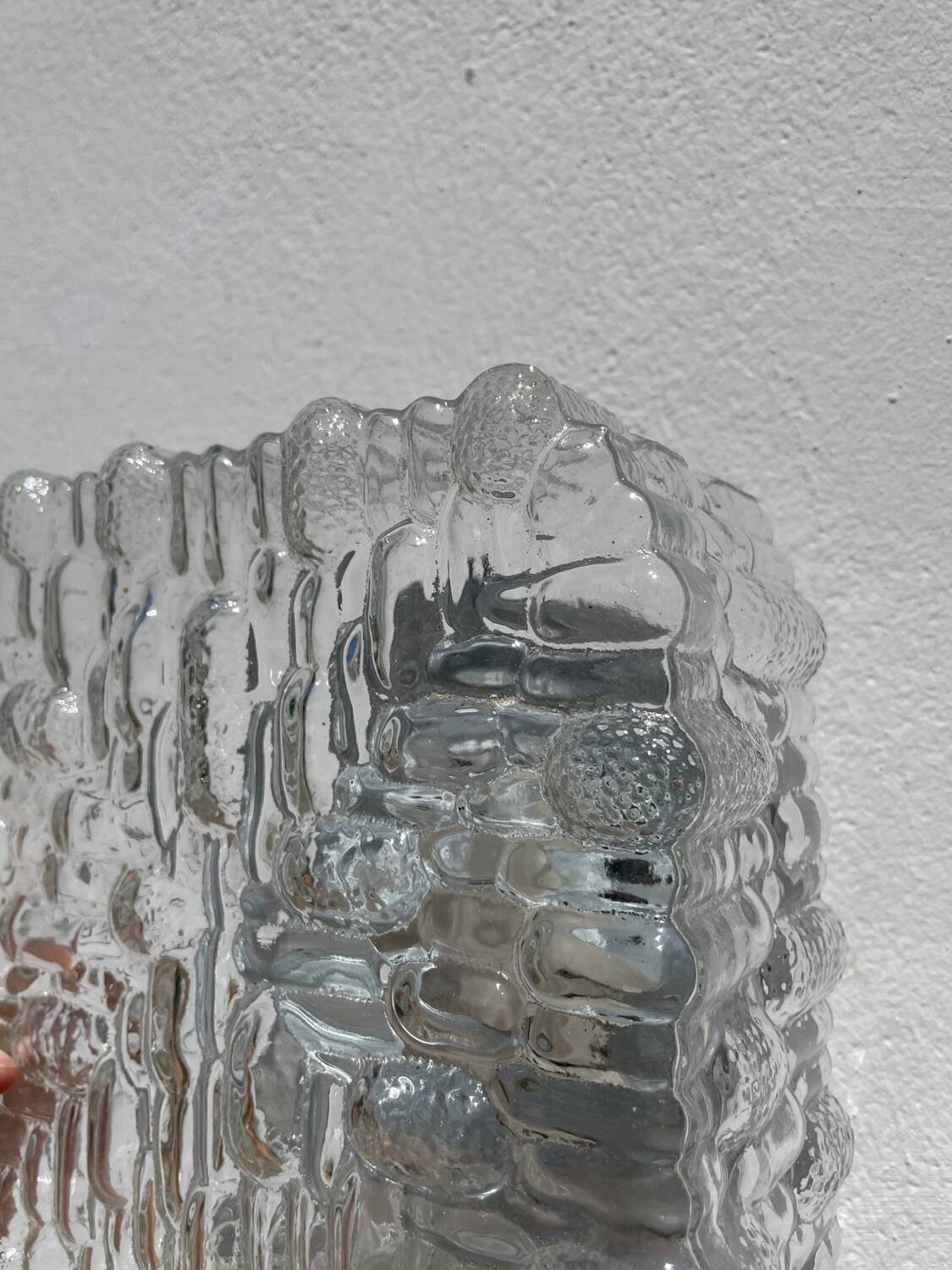 Round wall or ceiling light in glass