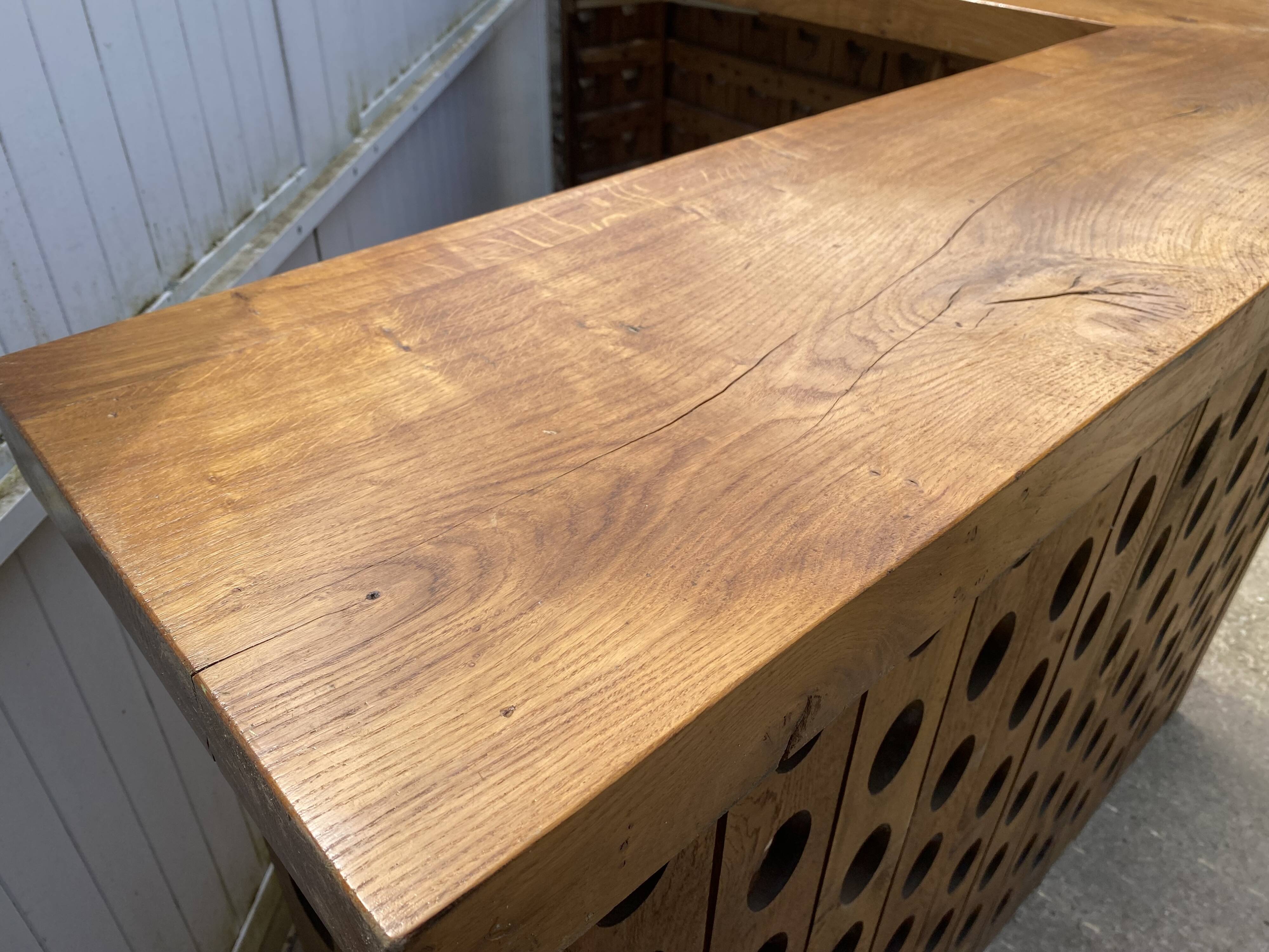 L-shaped walnut solid wood bar, professional furniture, bistro counter, reception.