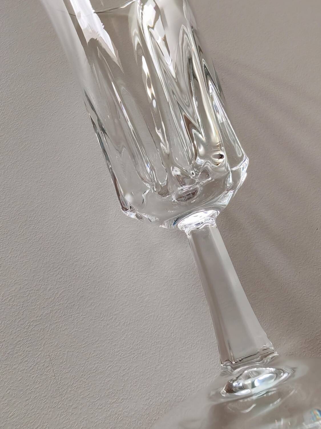 Arques crystal champagne flutes