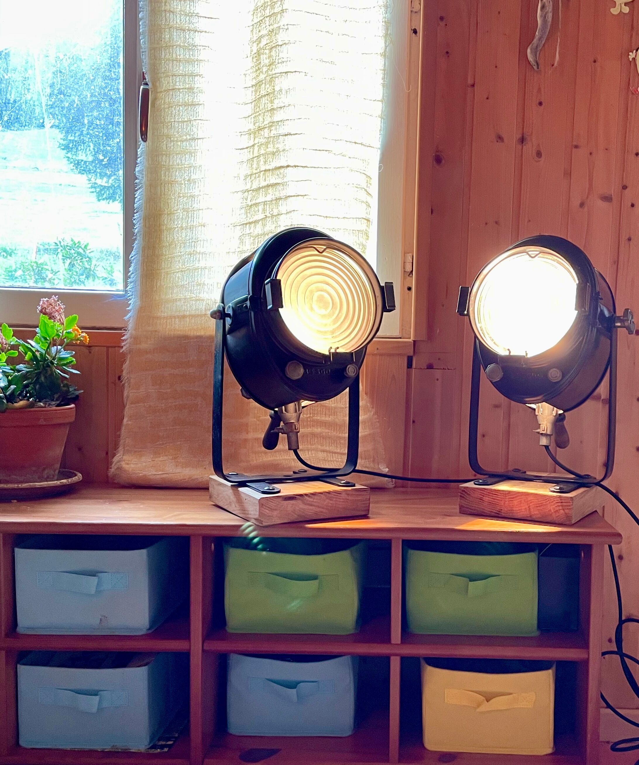 2 Cremer projector lamps