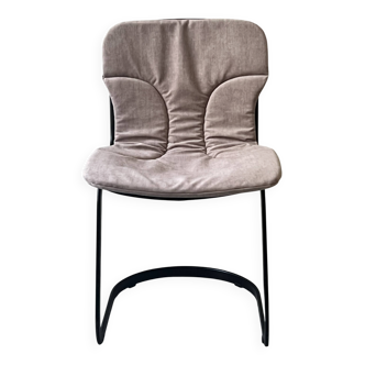 Cidue chair in black metal and short velvet, designed by Willy Rizzo in 1970.