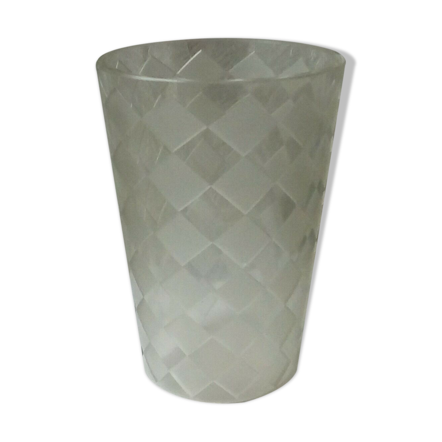 Diamond checkered crystal vase in depoli art deco glass