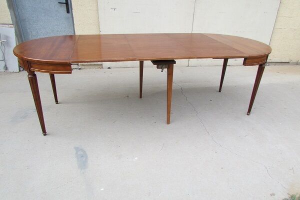 Opening round table on 3 extensions, 12 people