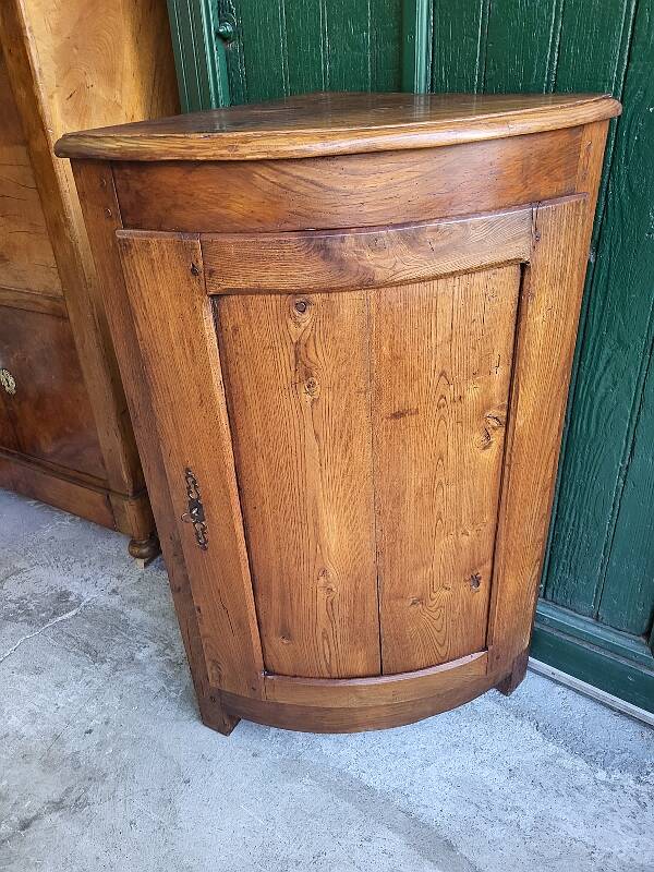 Beautiful 1 door corner in oak from the 19th century