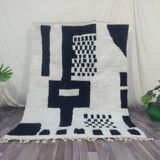 Handmade pure wool rug, natural size 200 x 300 cm.