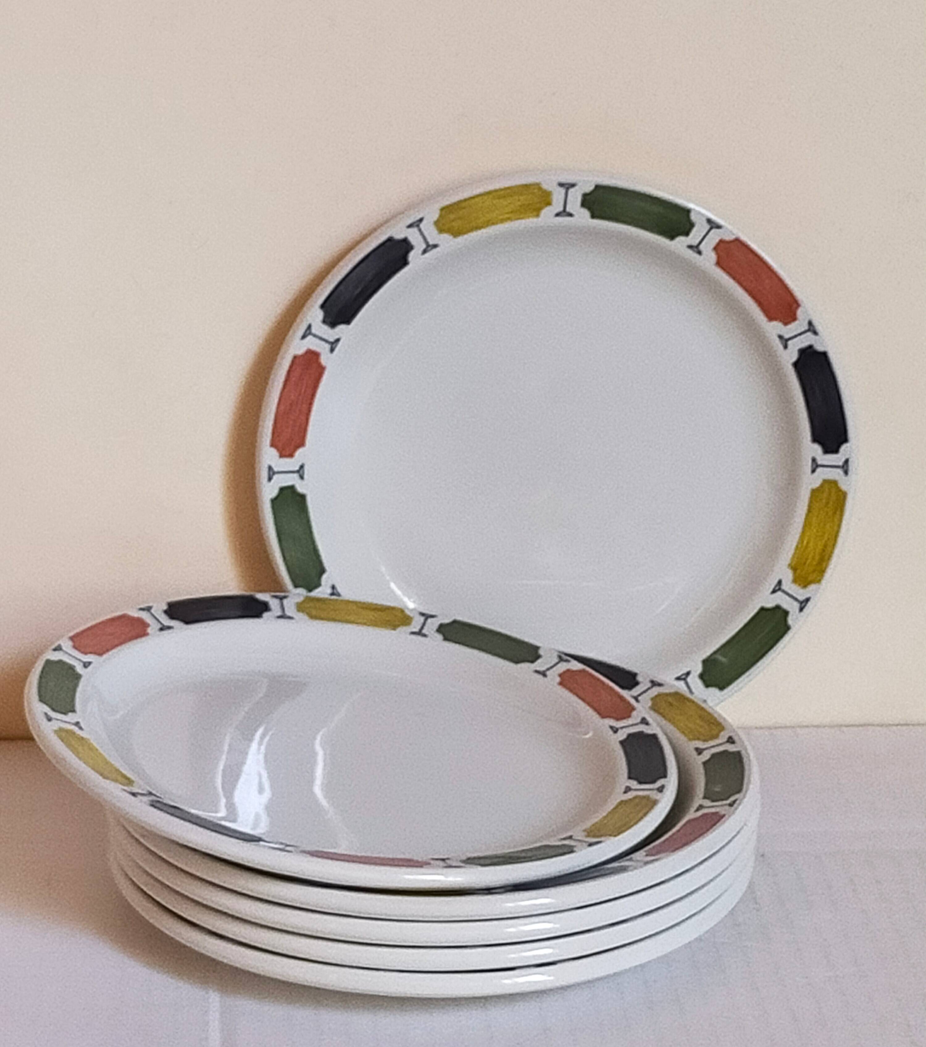 Six assiettes à dessert en porcelaine Anglaise DUDSON BROTHERS 70'