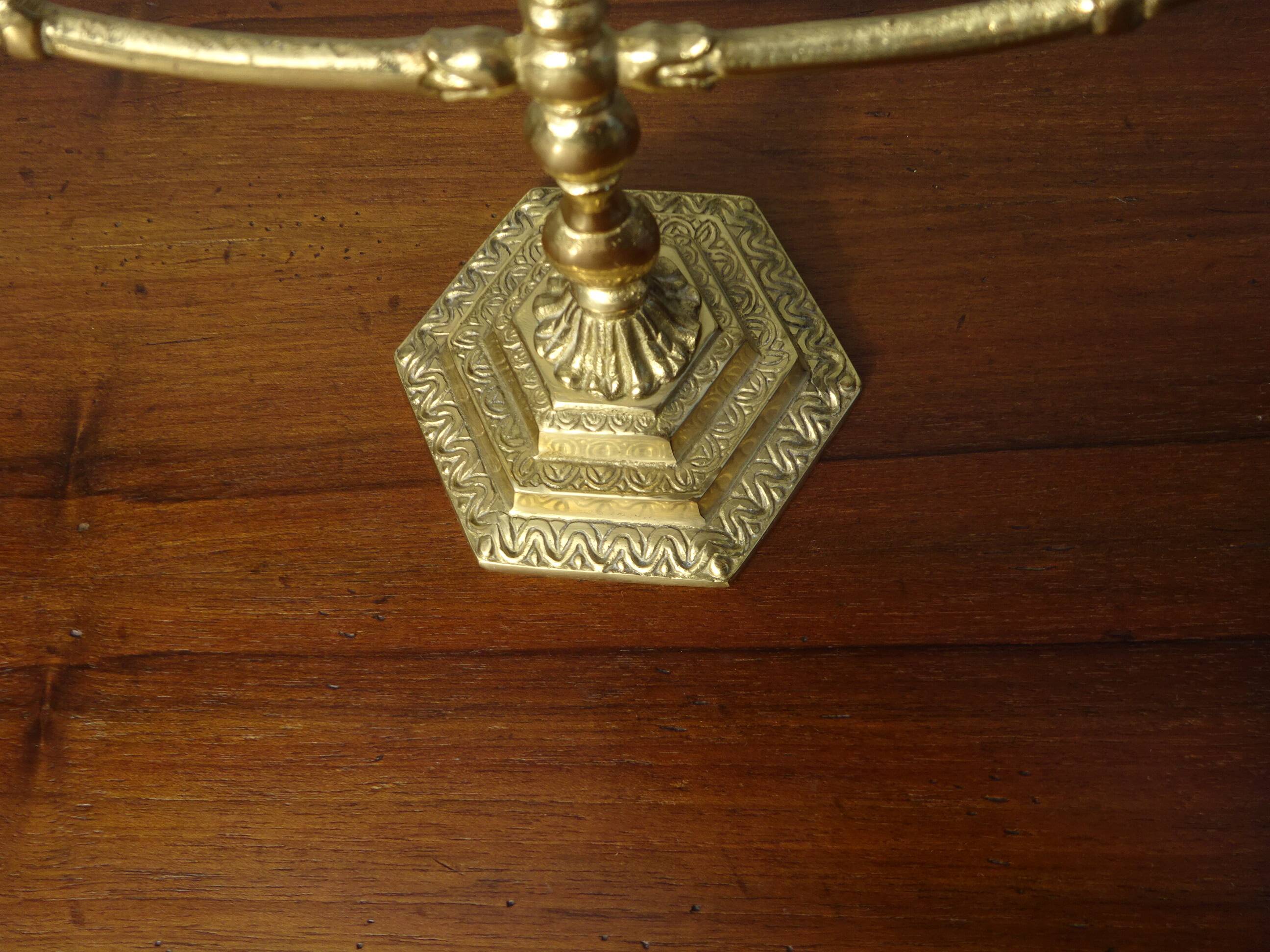 7-branch chandelier, in gilded brass, signed Wainberg.