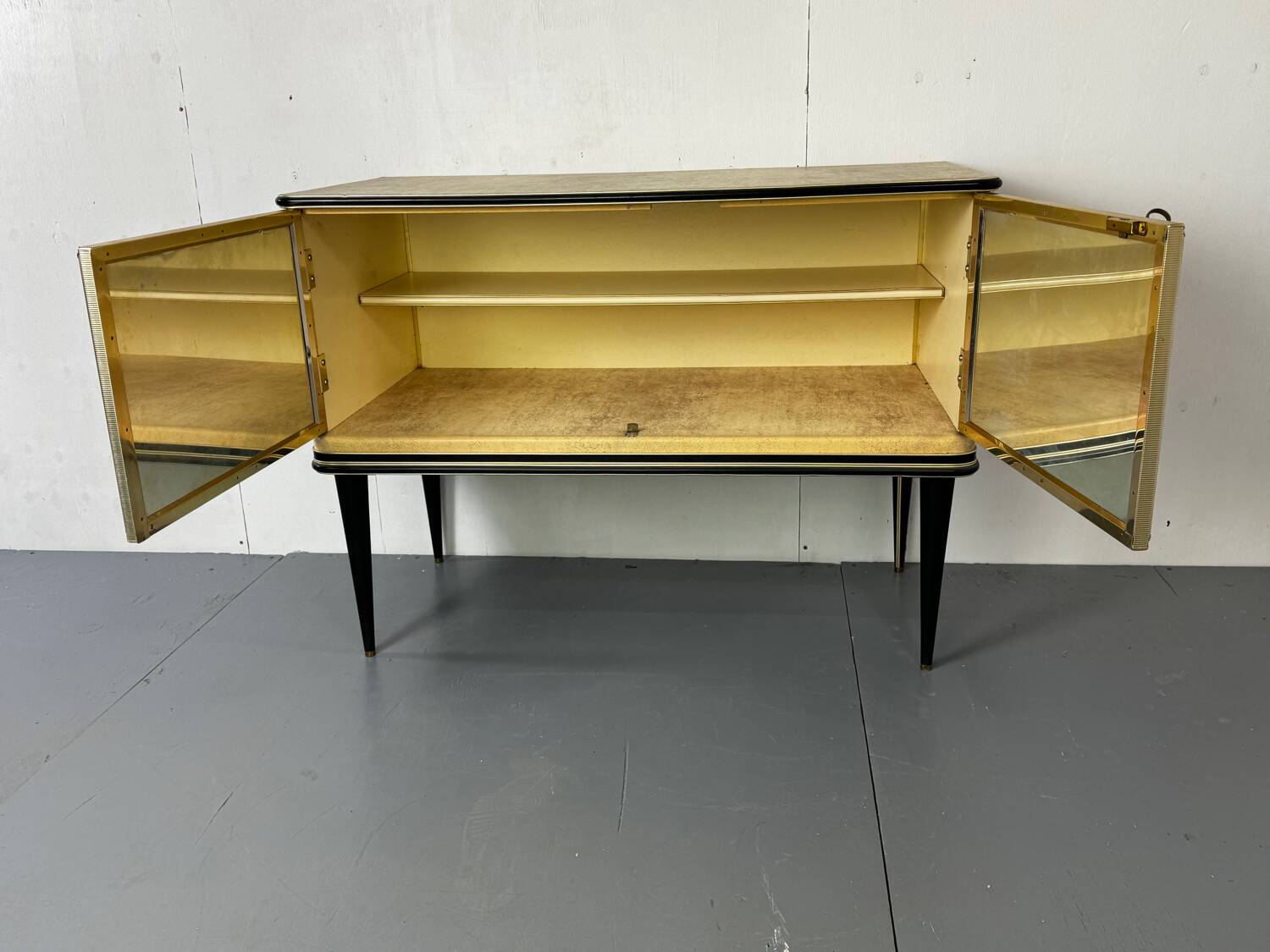Italian vintage Mid-Century small Sideboard by Umberto Mascagni, 1950
