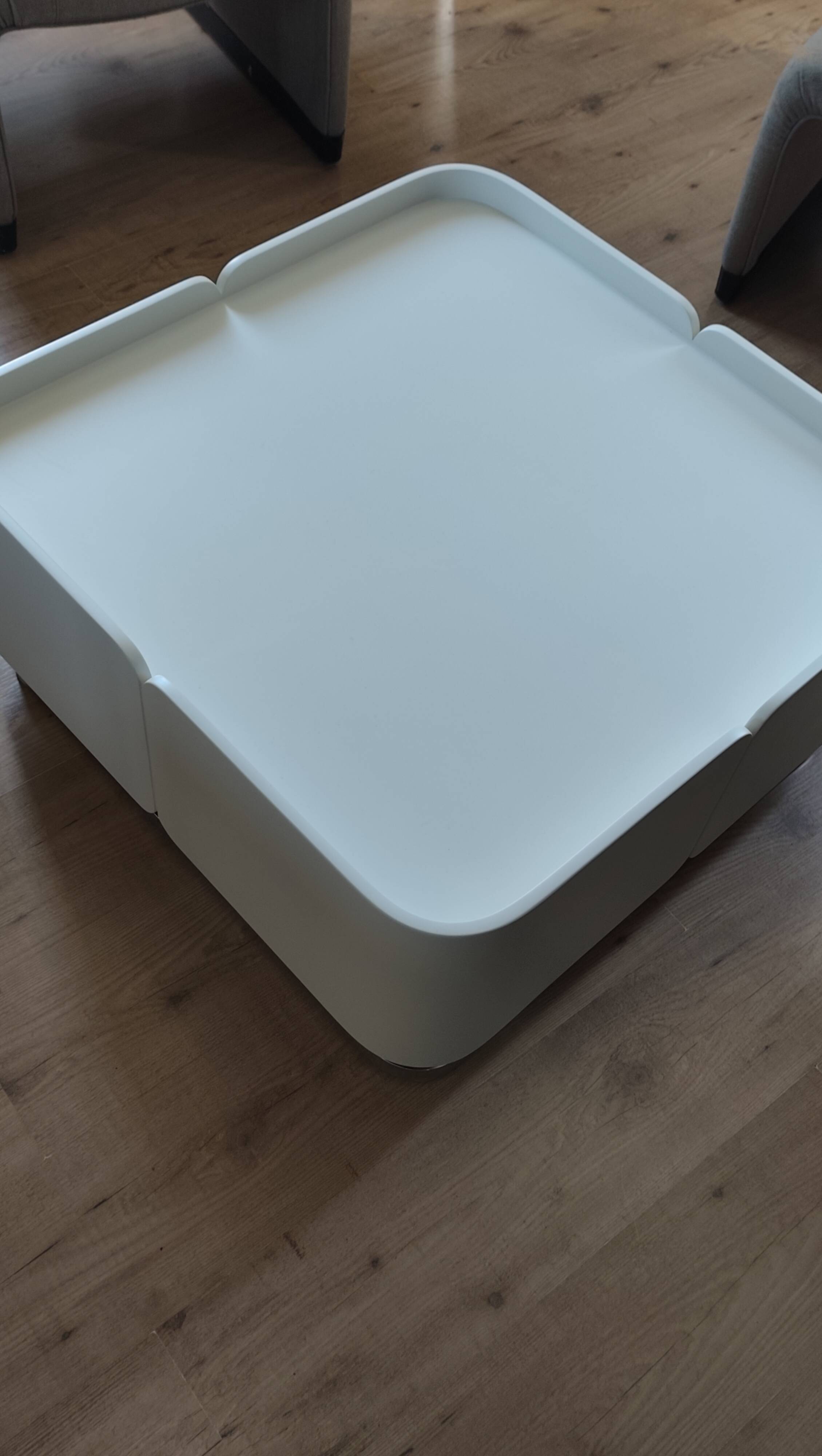 Italian space age coffee table, unique piece, designer proof.