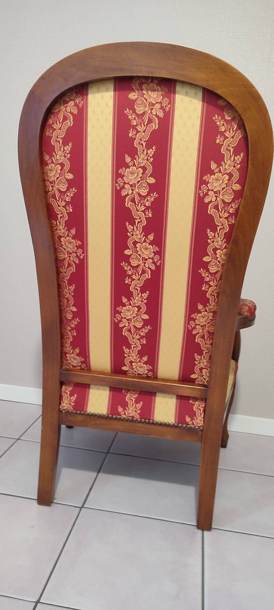 Lot de 5 fauteuils (2 voltaire et 3 fauteuils classiques bois massif)