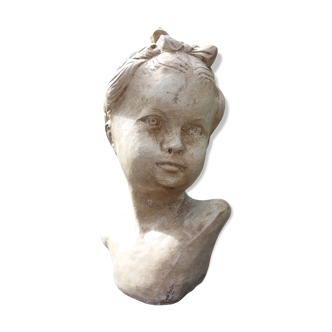 Buste de jeune fille en pierre
