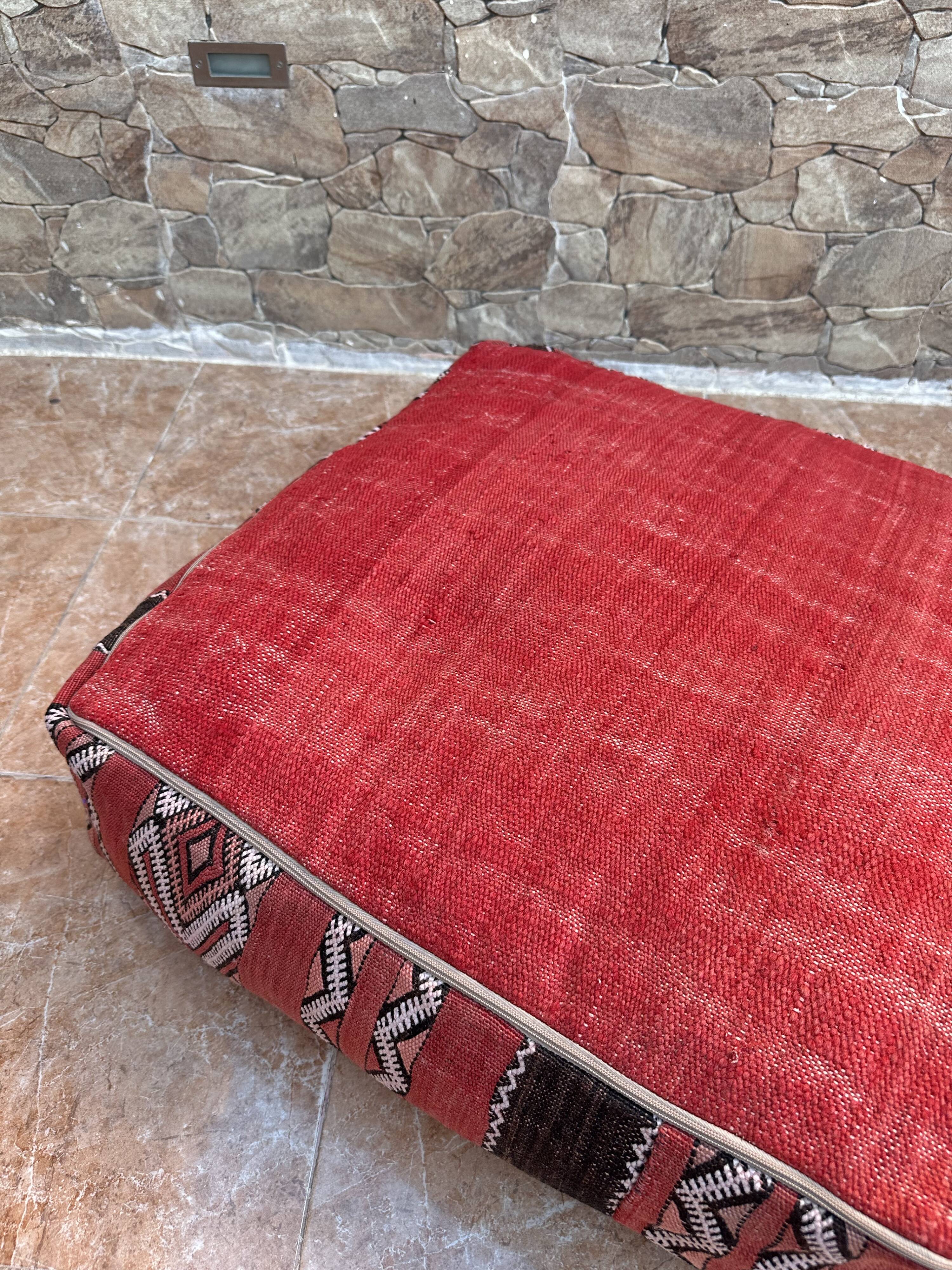 Pouf Kilim berbère fait main, coussin de sol