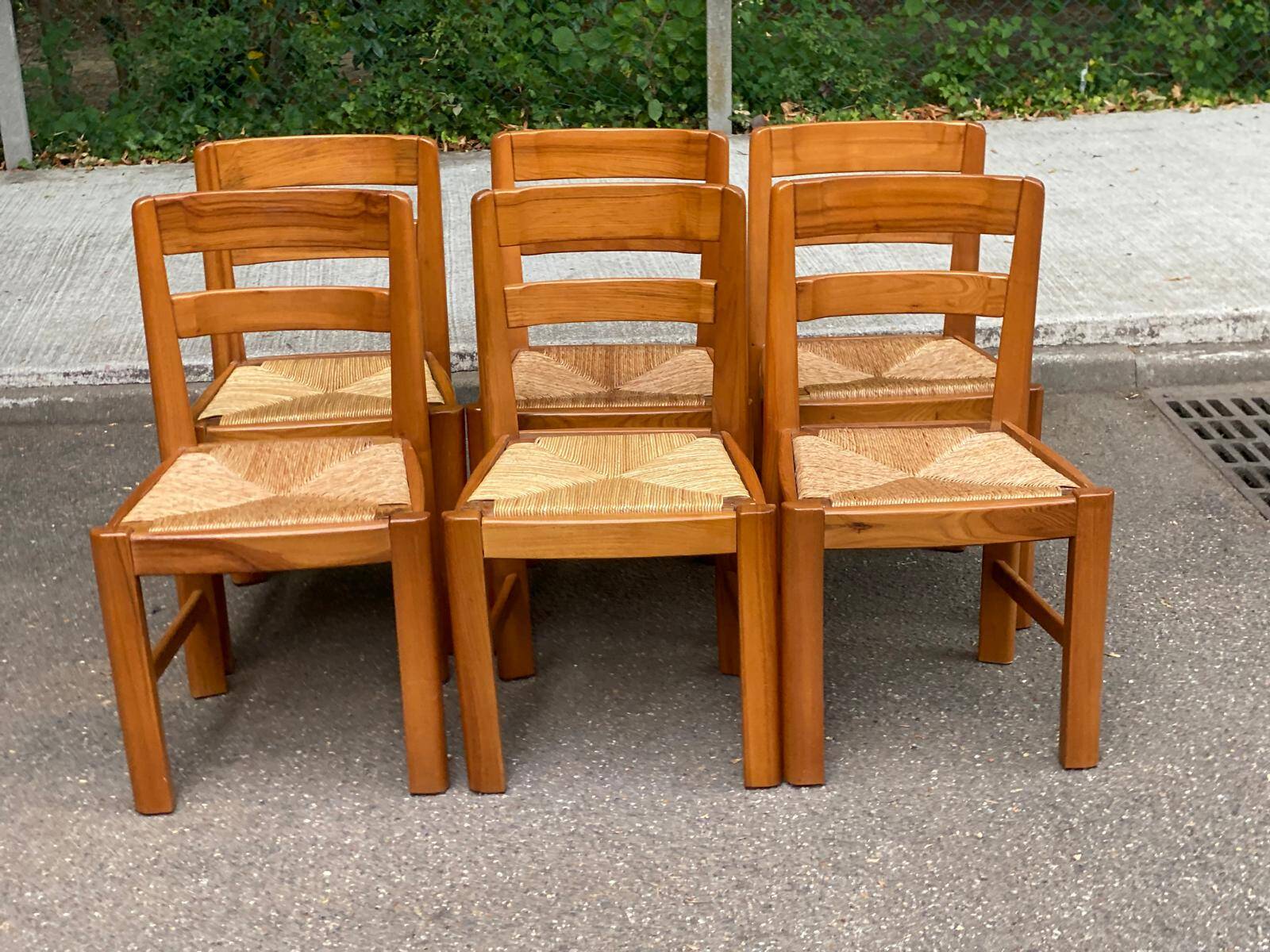 6 chaises brutalistes Maison Regain orme massif paillées années 80