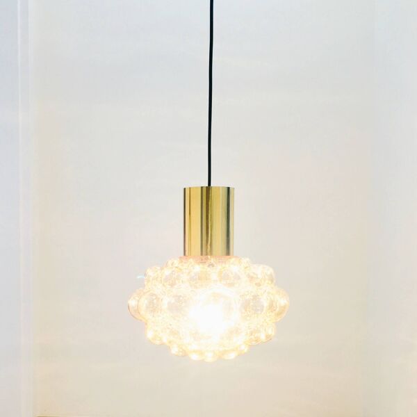 Grand plafonnier en verre bulle ambre de style mid-century par Helena Tynell pour Limburg, Allemagne, années 1960.