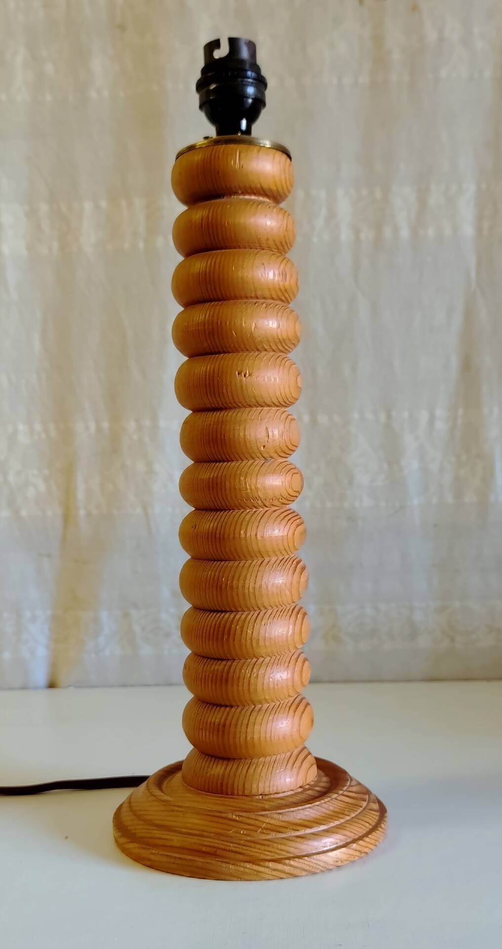 Table lamp base in solid wood, Scandinavian style - mid 20th century.