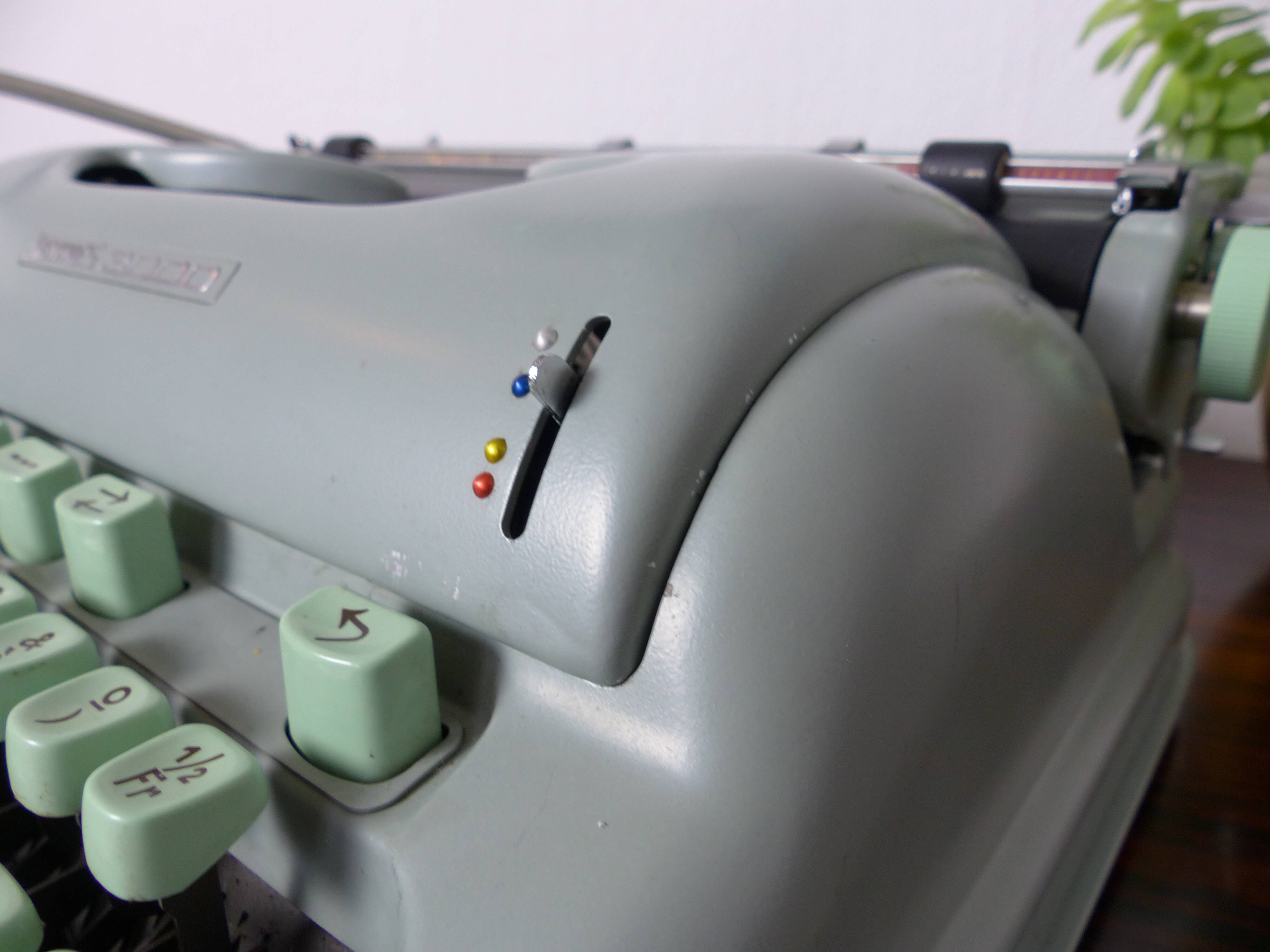 Hermes 3000 green mint metal typewriter