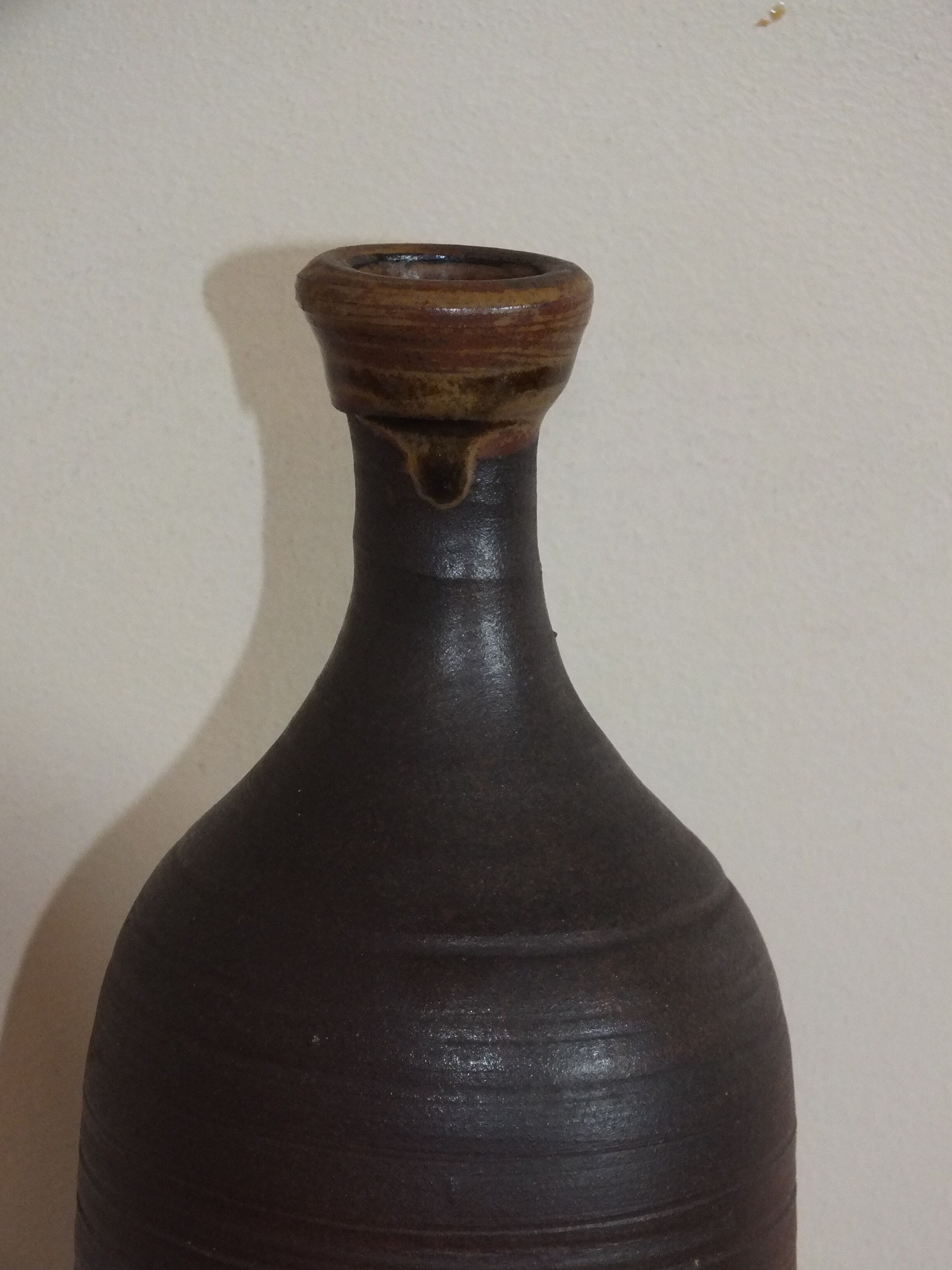 Bouteille en terre cuite goulot vernissé