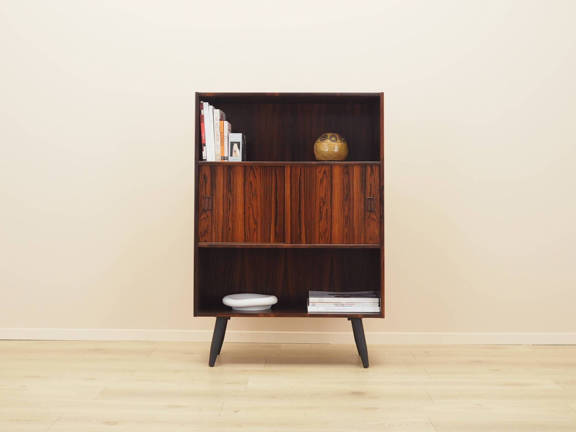 Bibliothèque en palissandre Niels J. Thorsø, Danemark années 1970