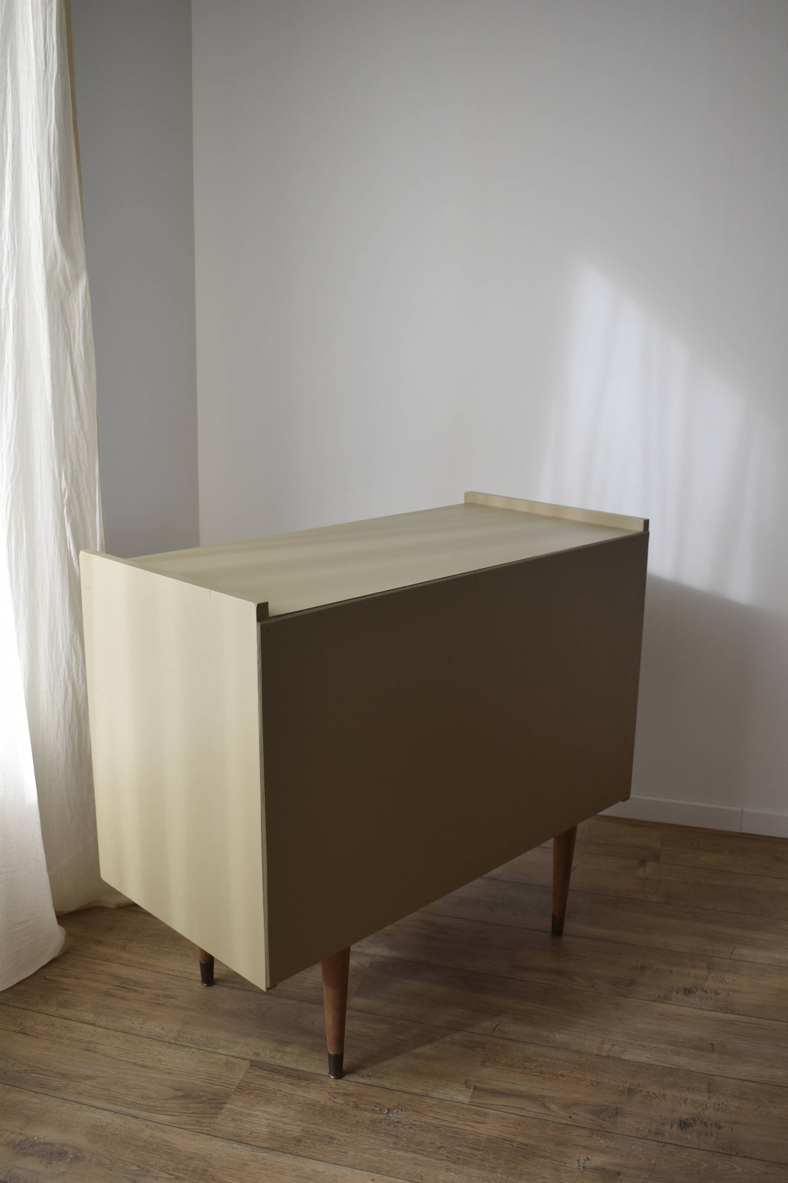 Vintage chest of drawers spindle feet