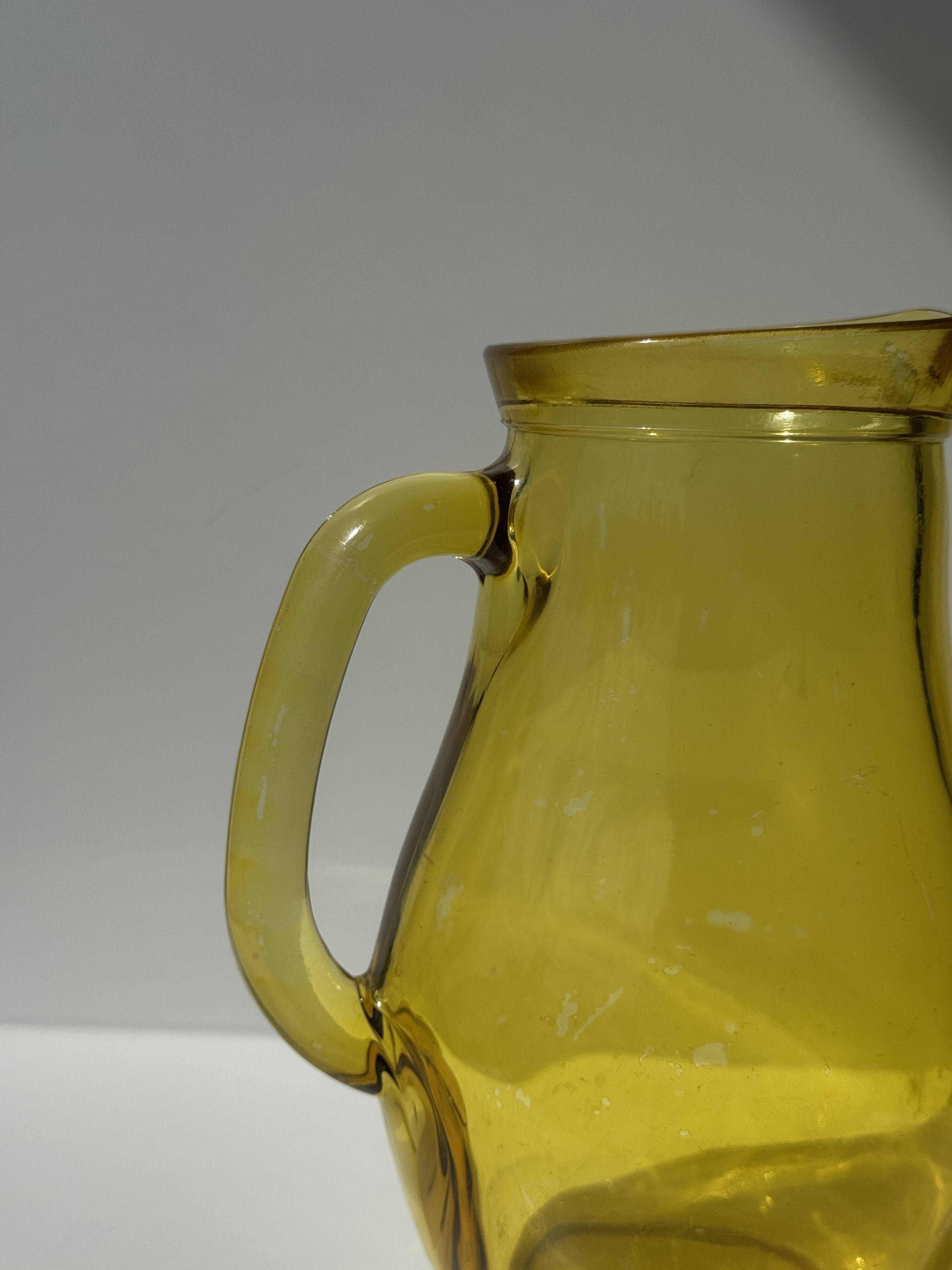 Vintage yellow glass pitcher H20.5