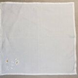 Serviettes anciennes brodées main marguerite - voile de lin - 52x52 cm