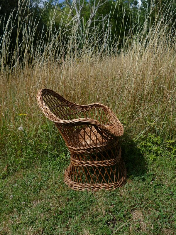 Fauteuil en osier pour enfant