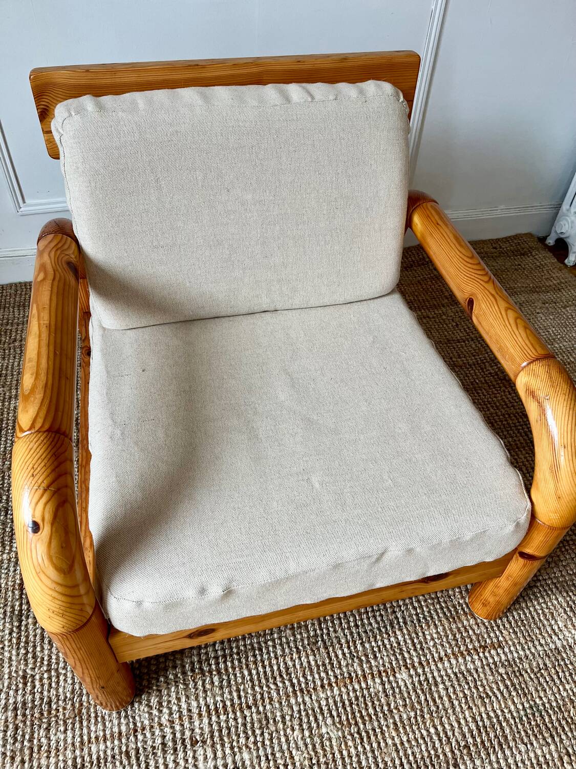 Fauteuil en pin massif esprit chalet