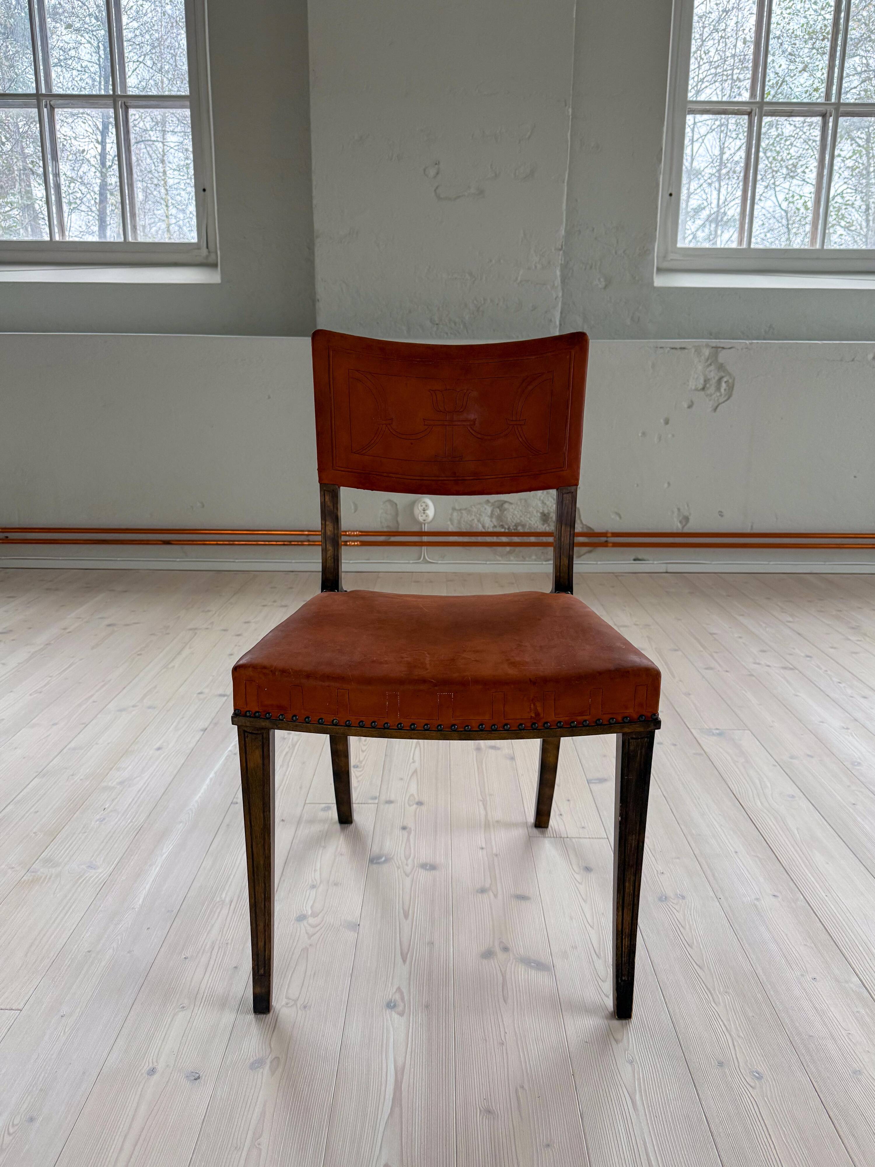 Chaise suédoise Art déco en pin et cuir Carl Bergsten 1929