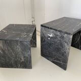 Set of 2 pull-out tables in black/grey marble