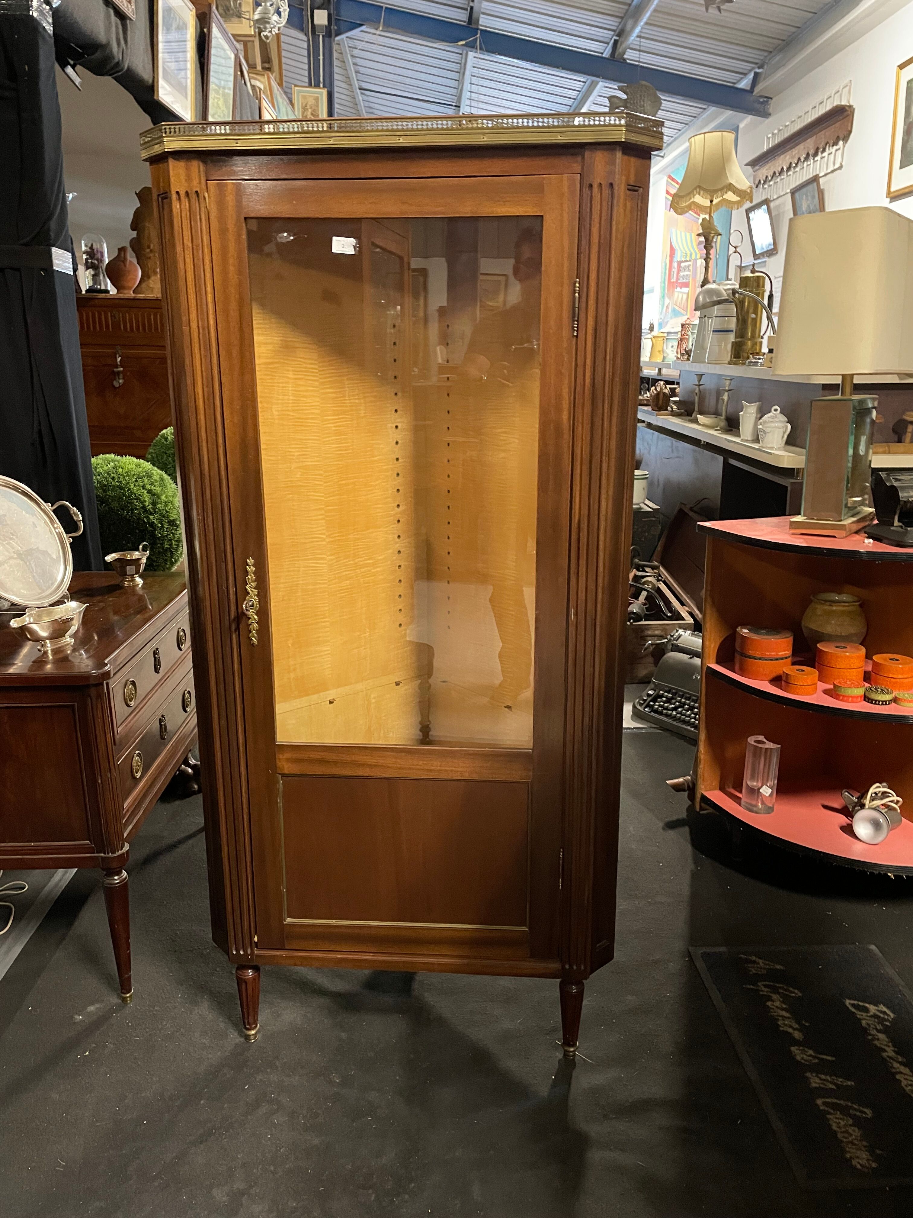 Vitrine encoignure Louis XVI