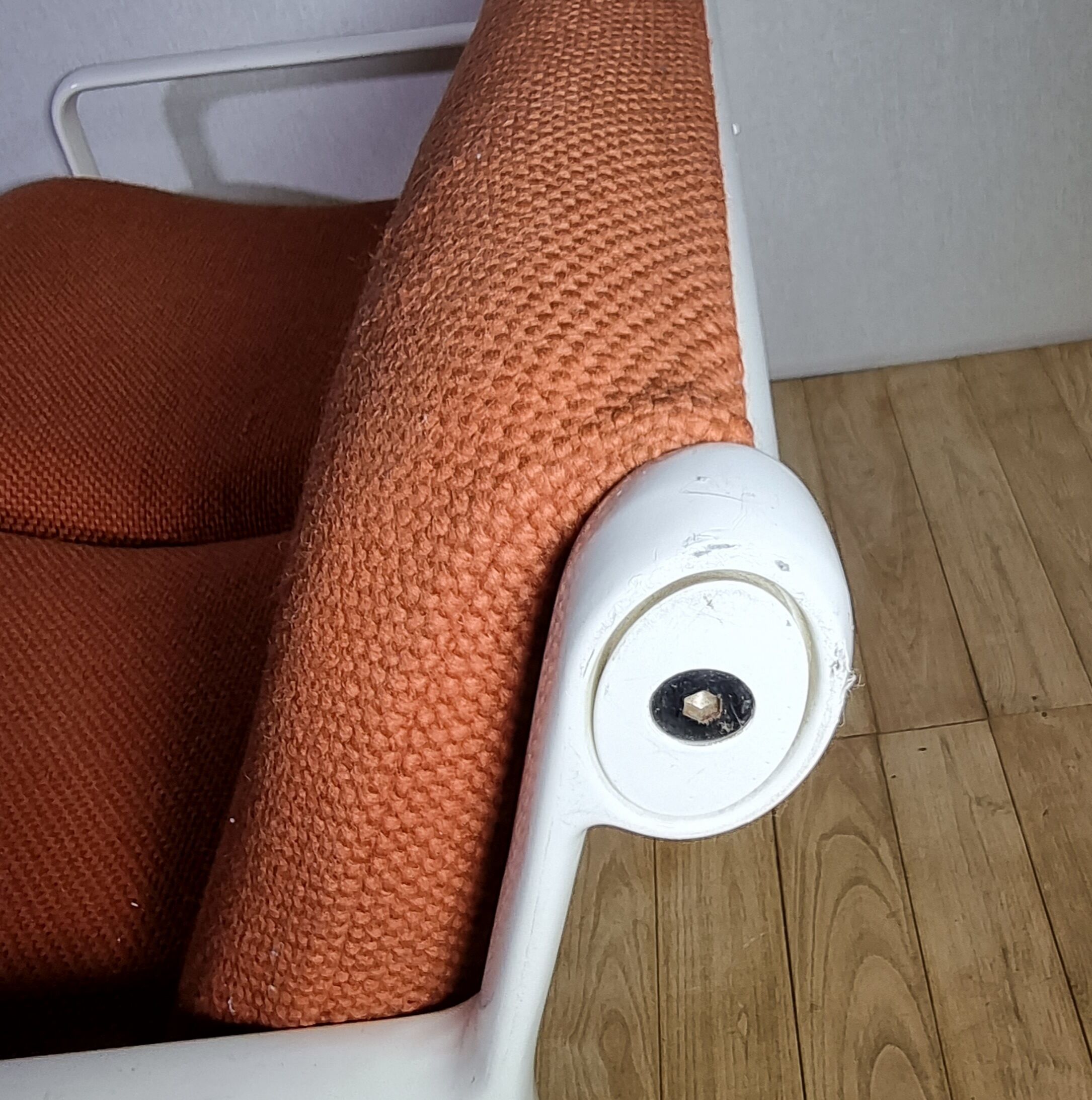 Sling Hanah and Morrison, Knoll Inc.