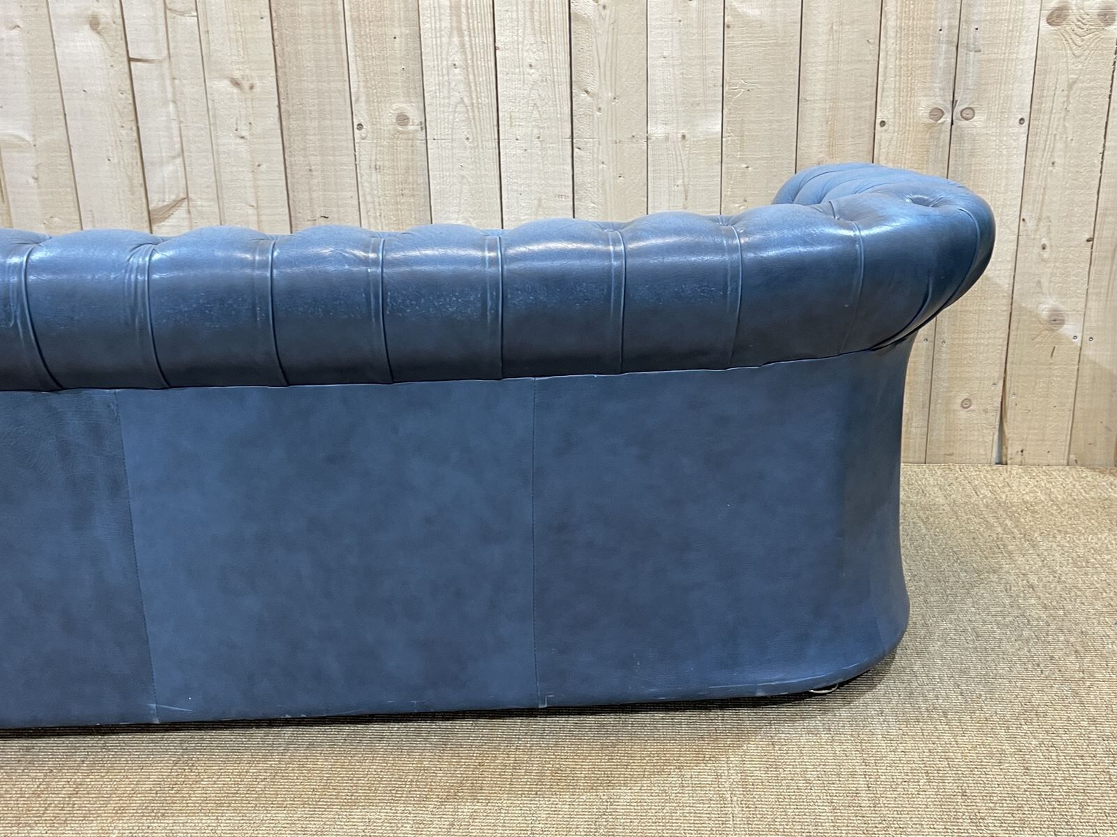 English Chesterfield 3-seater sofa in blue leather from the 1980s