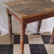 Table with turned legs