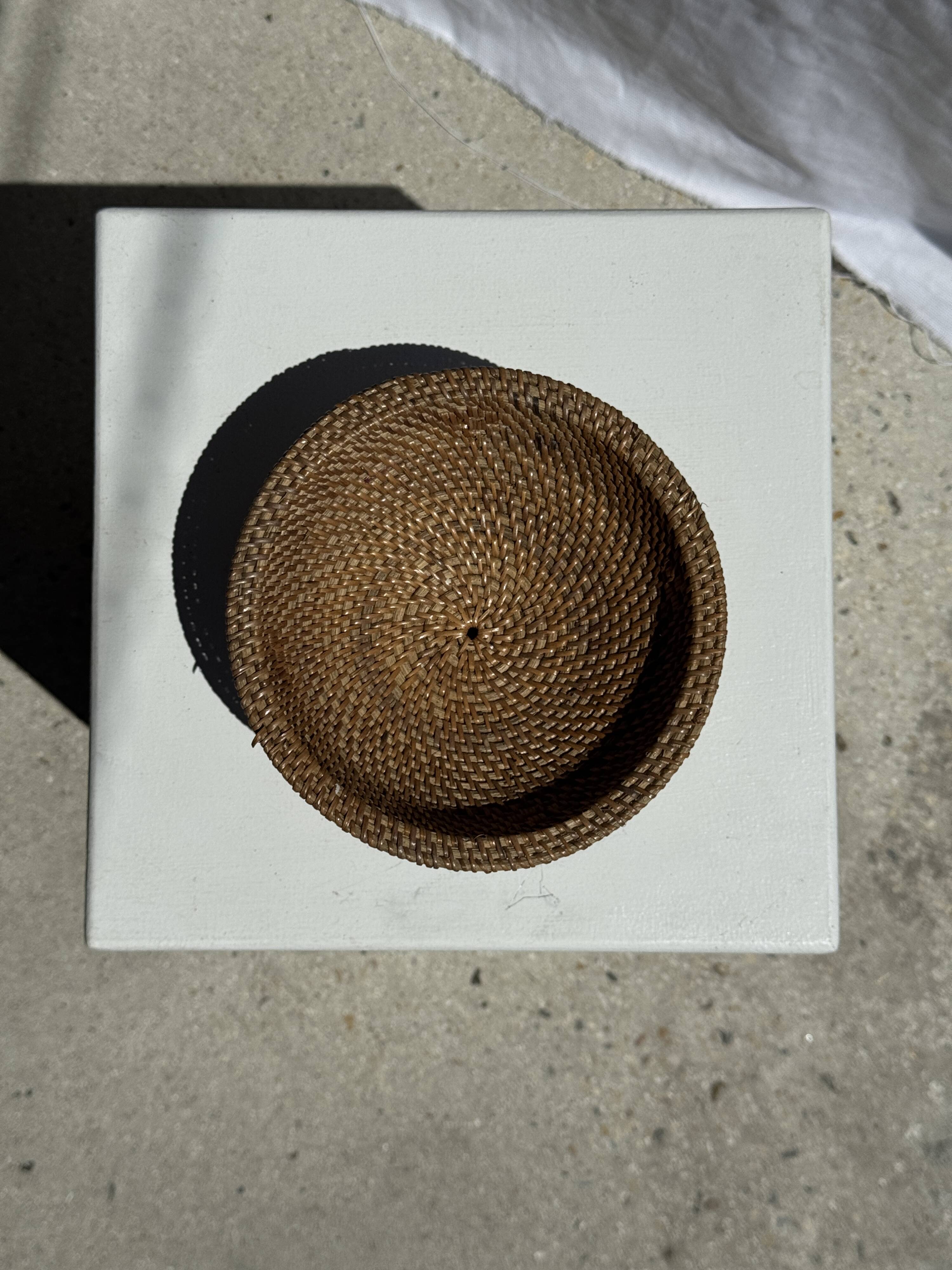 Small bowl on a pedestal made of woven Indonesian rattan D18 H9
