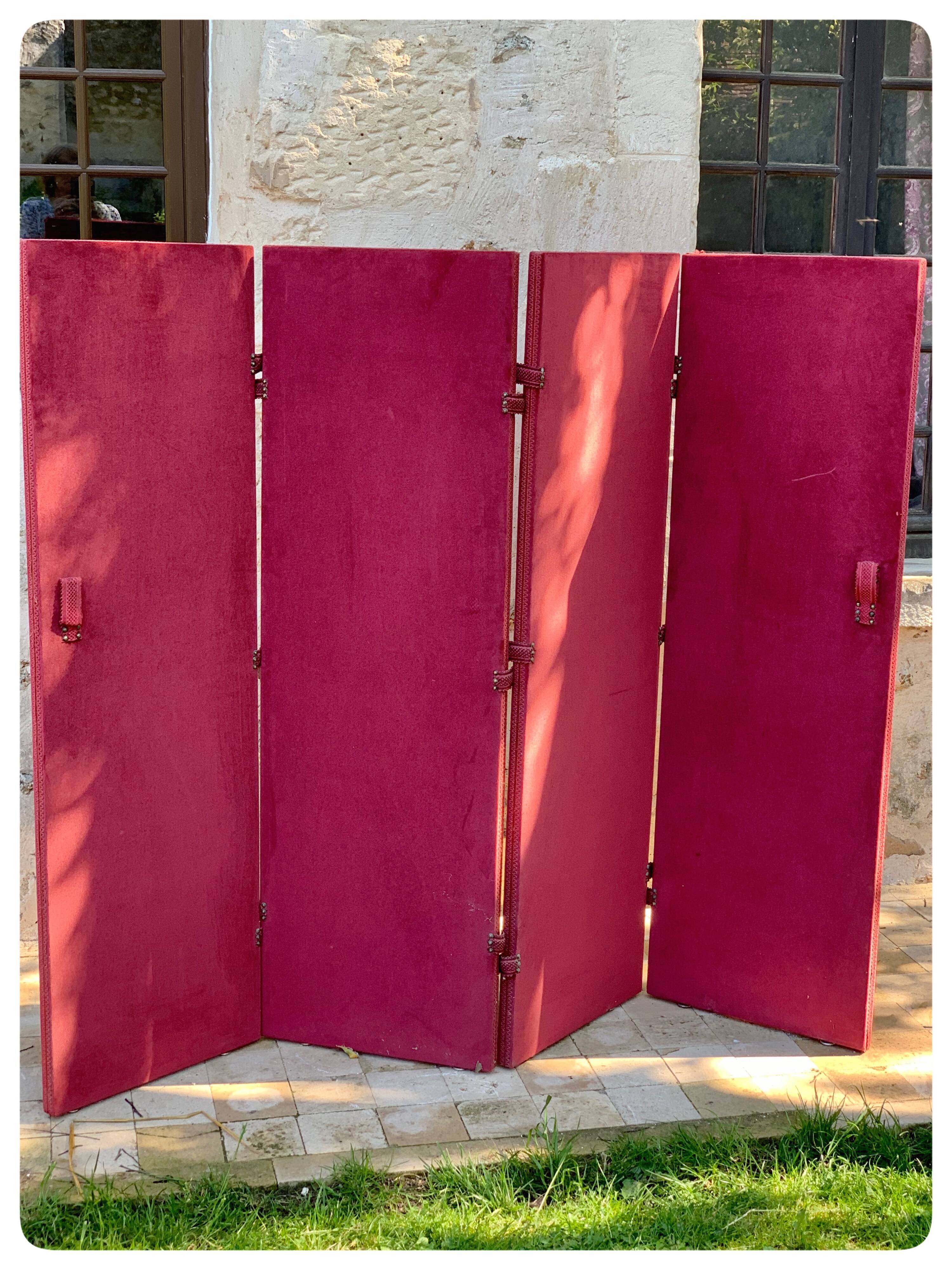 Old wooden screen covered with velvet 4 sheets