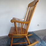 Rocking-chair fan folder