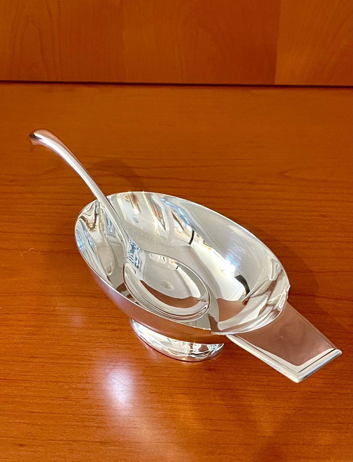 Christofle Gallia sauce boat by Christian Fjerdingstad, Swan model