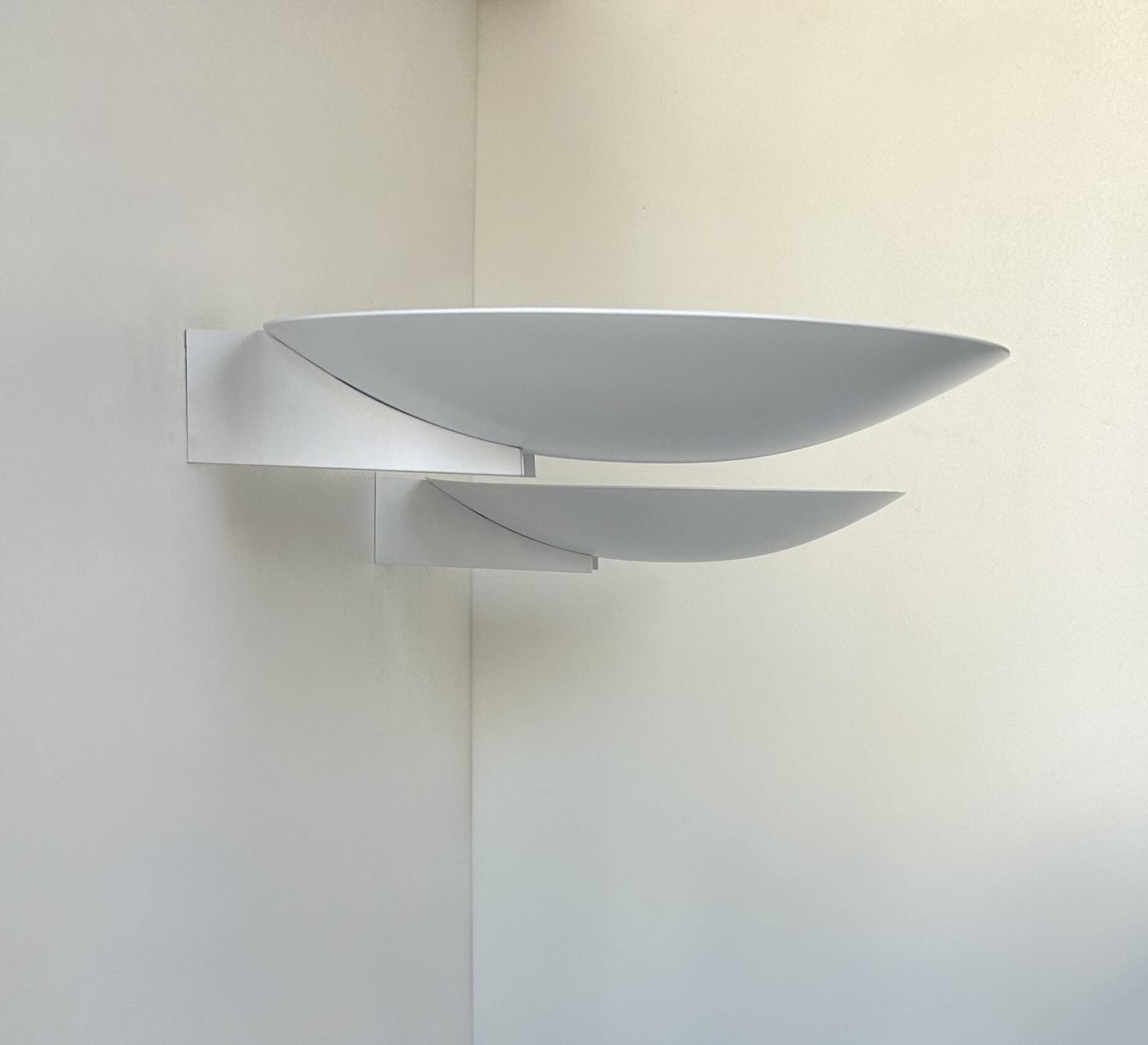 Paire d'appliques vintage moderniste Disderot métal laqué blanc France 1970