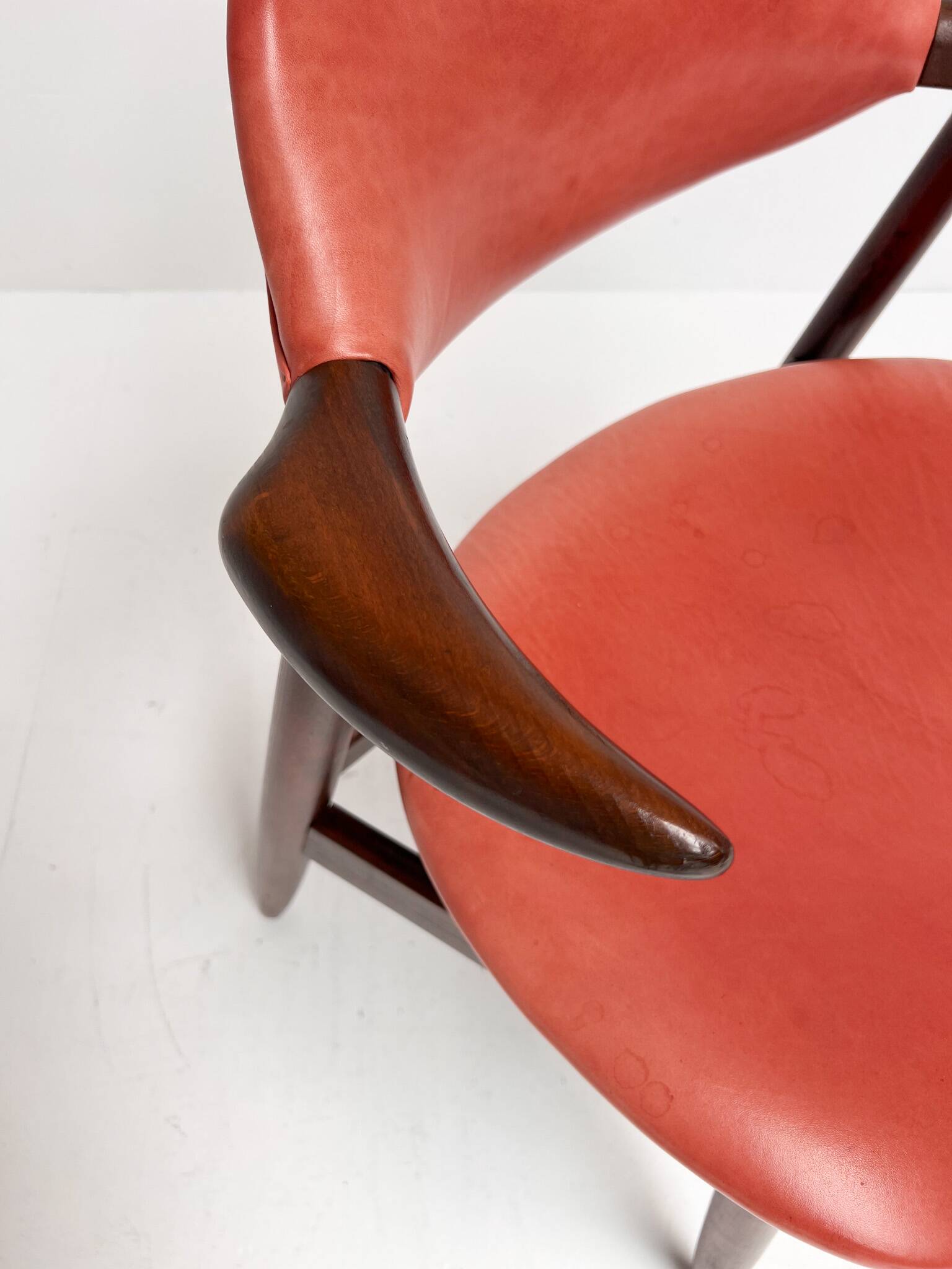Red colored leather cowhorn chair, 1970s