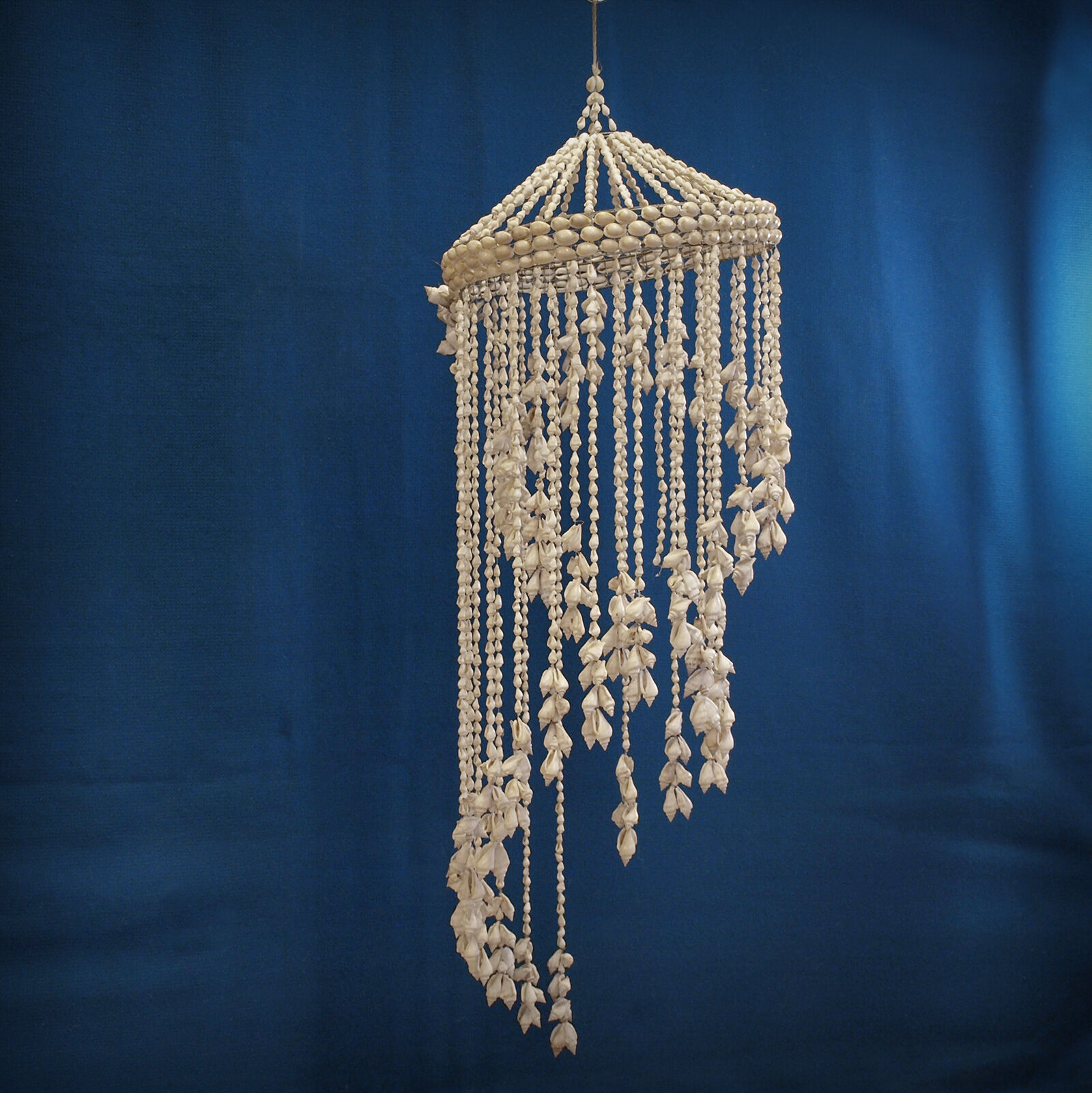 Balinese hanging lamp in curly shells