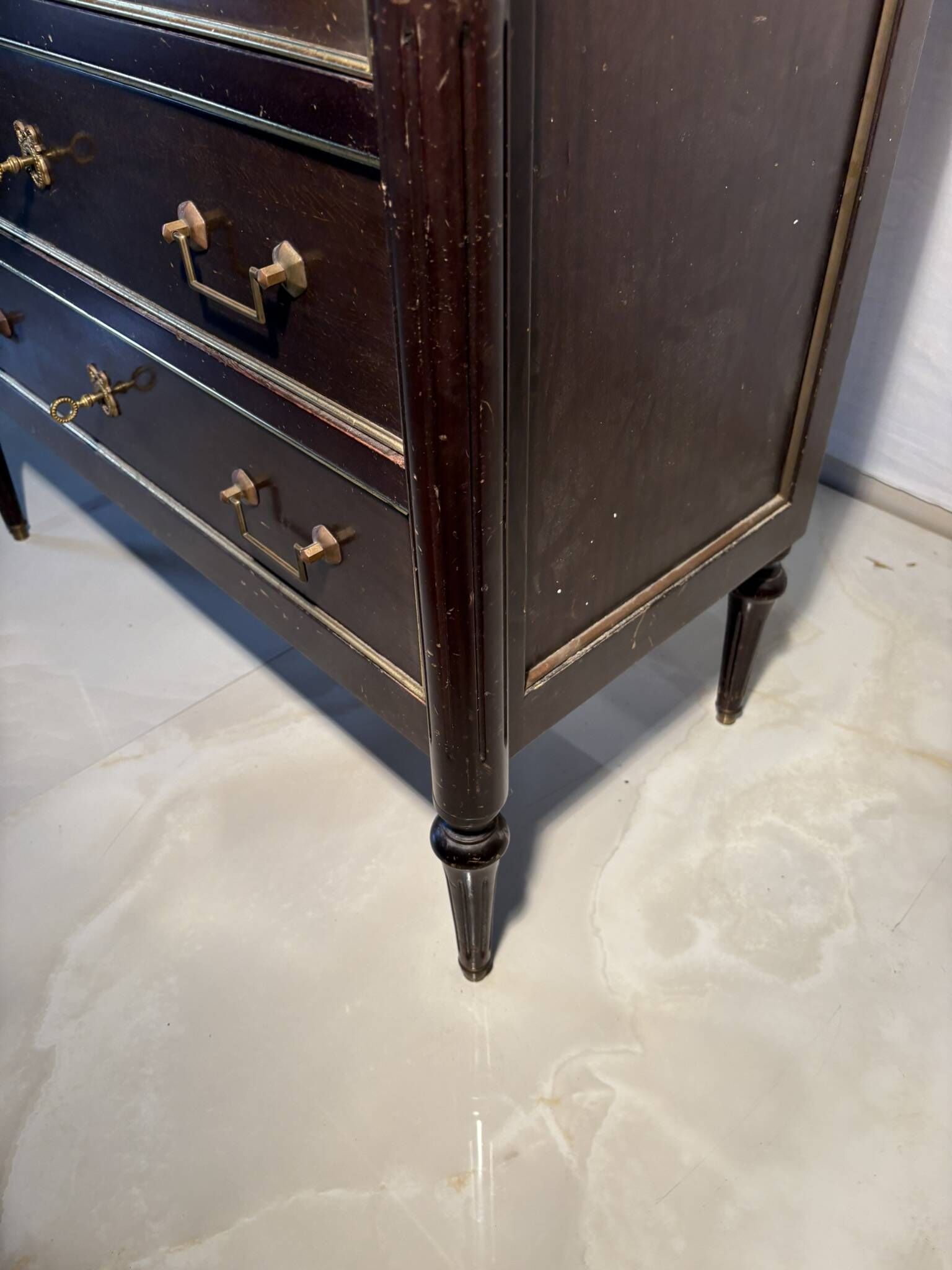 Commode with 3 drawers in Louis XVI style, marble and gilded bronze.