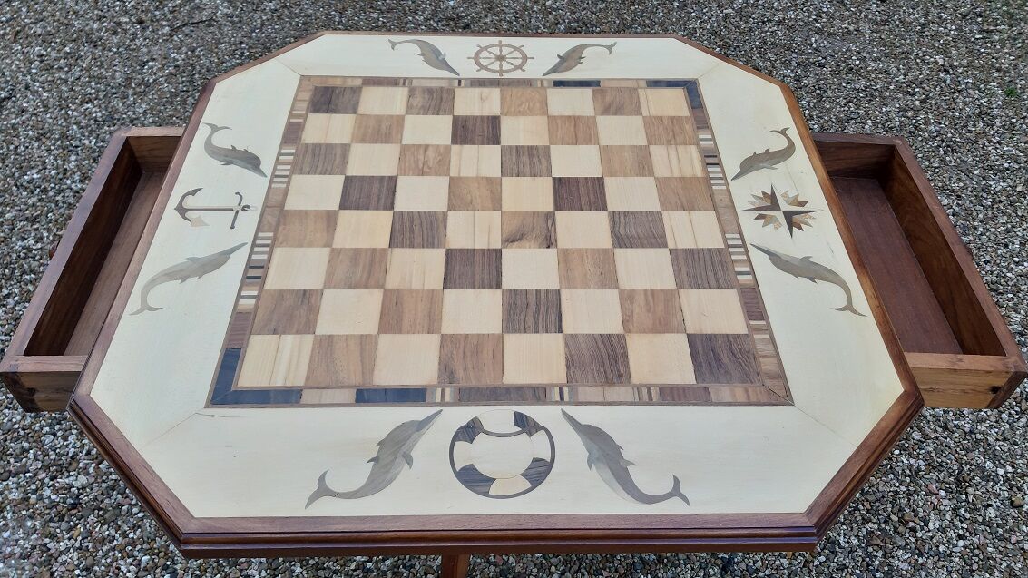 Table at play marquetry