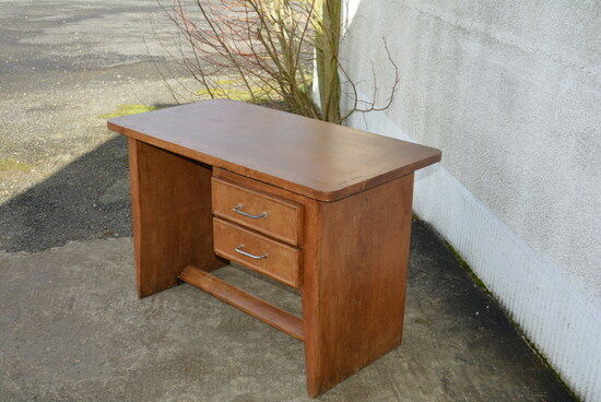 Child administrative desk