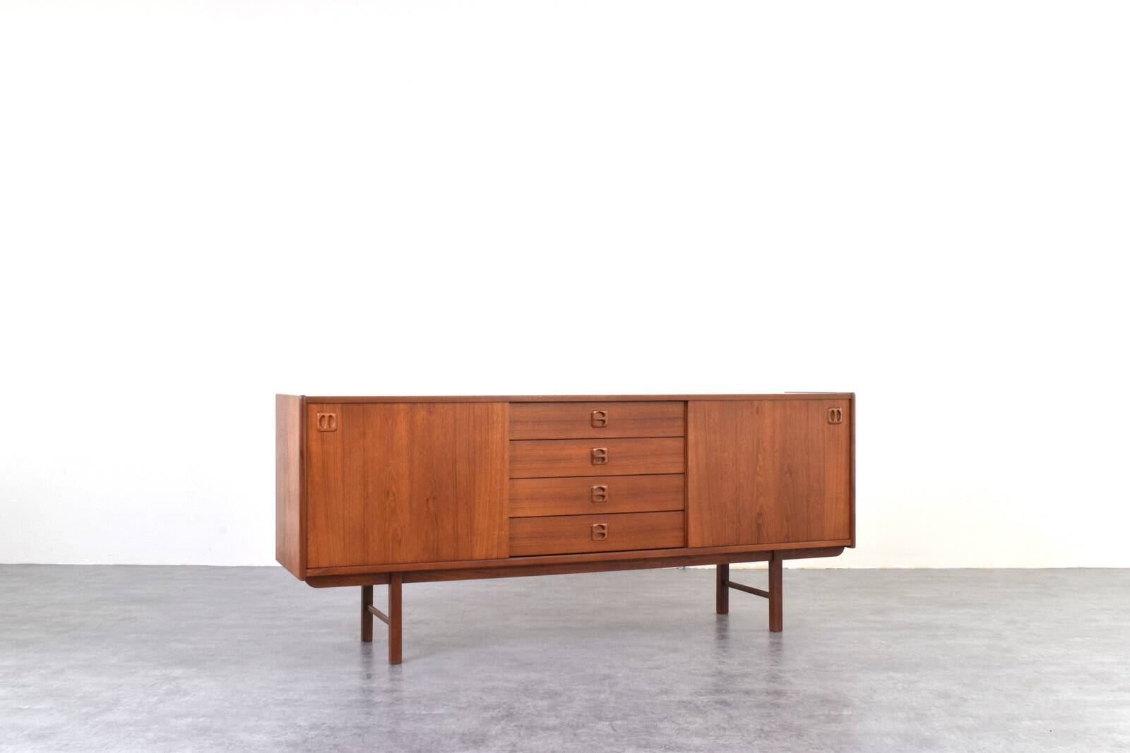 Buffet en teck du milieu du siècle par Klippan Korsør pour Ikea, années 1960.