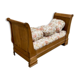 Bench reads Louis Philippe