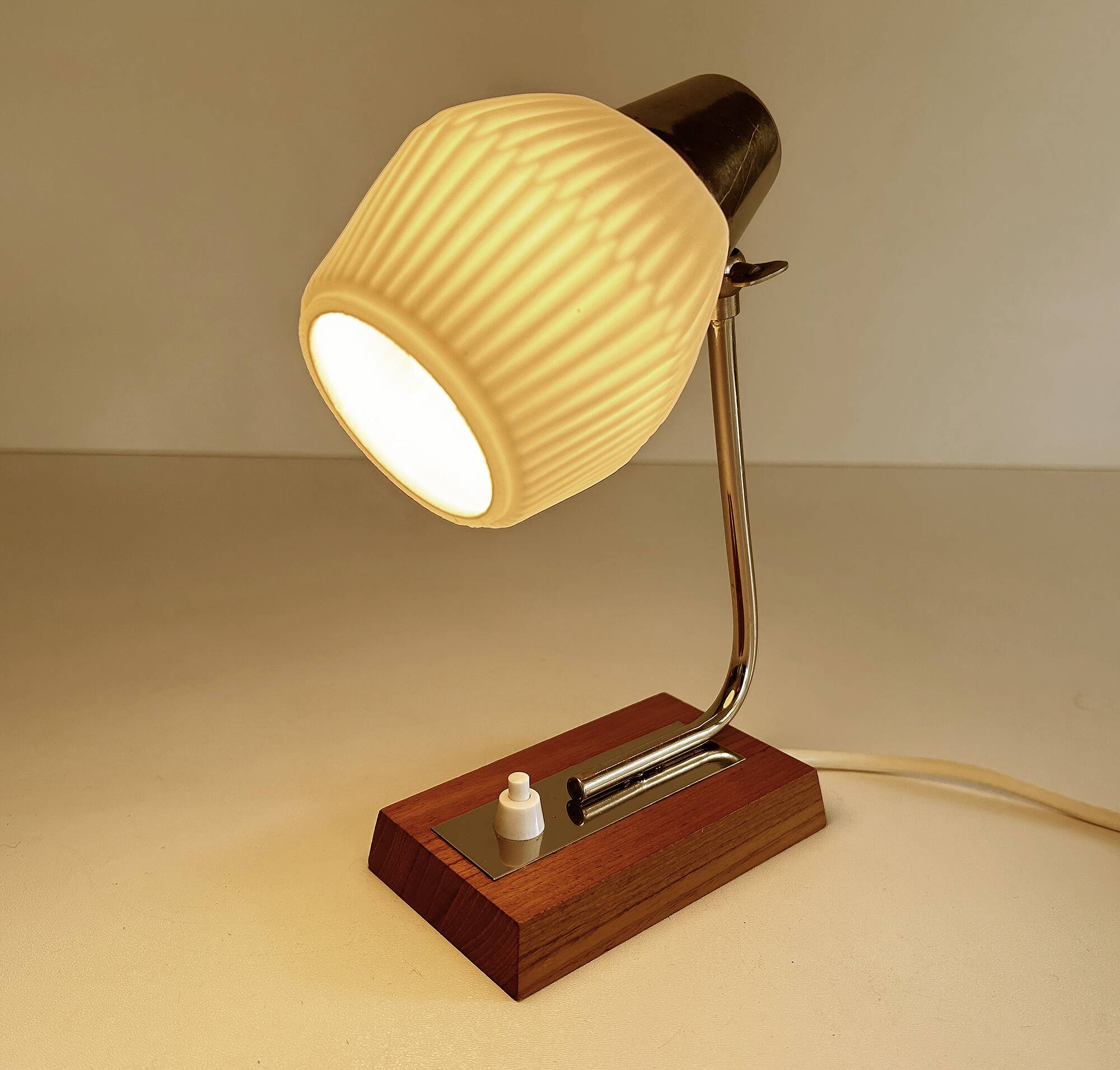 Lampe Scandinave Vintage. Teck Verre