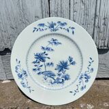 Two 18th century porcelain plates from the East India Company