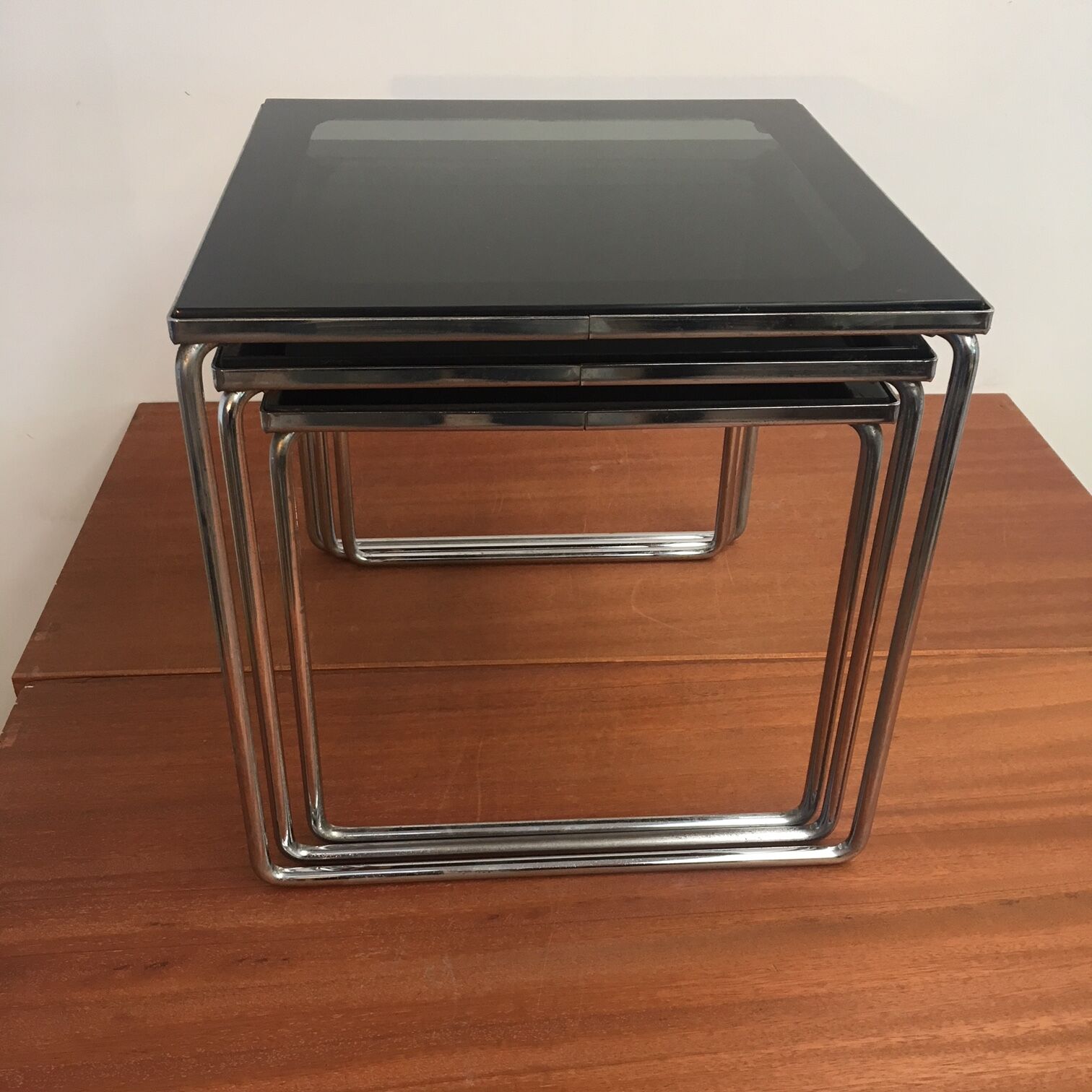 Tables pull-out 70 years